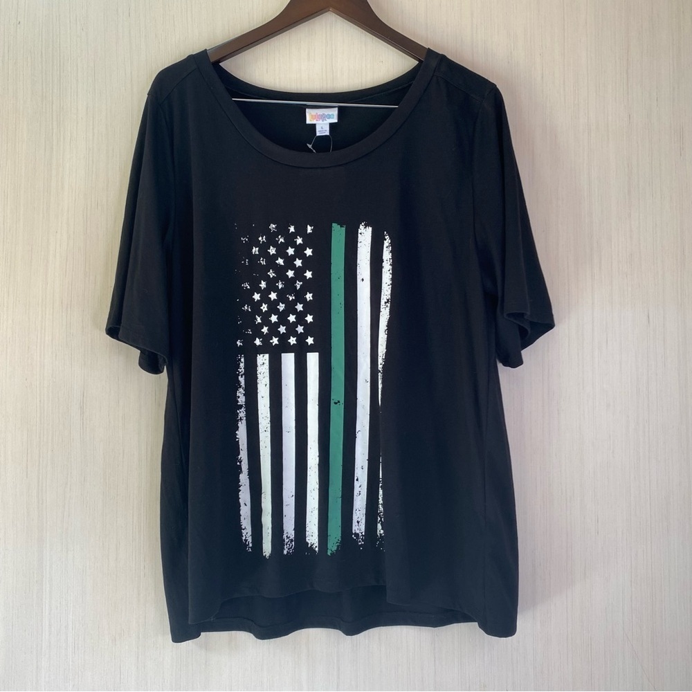 NWT LuLaRoe Women’s Short Sleeve Black T-Shirt with American Flag Design Large